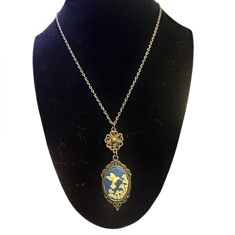 Victorian inspired cameo